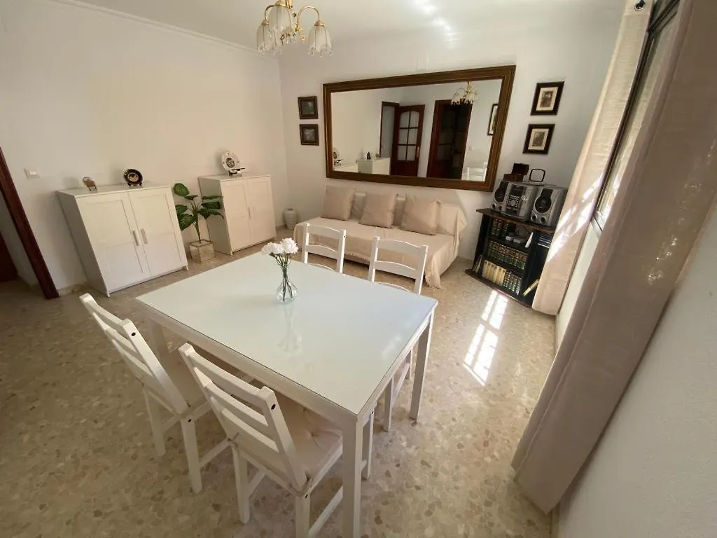 Apartamento Familiar En Barrio Reina Victoria Huelva
