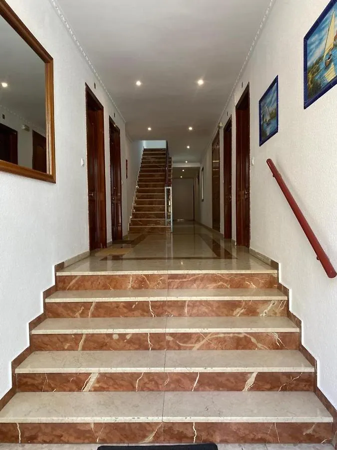 Apartamento Familiar En Barrio Reina Victoria Huelva