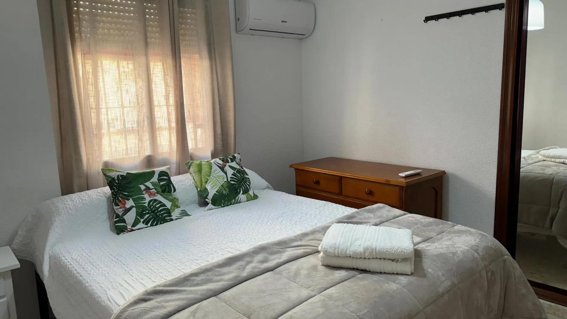 Apartamento Familiar En Barrio Reina Victoria Huelva
